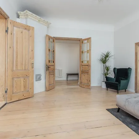 Apartment Large Vacation In The Old Town Riga
